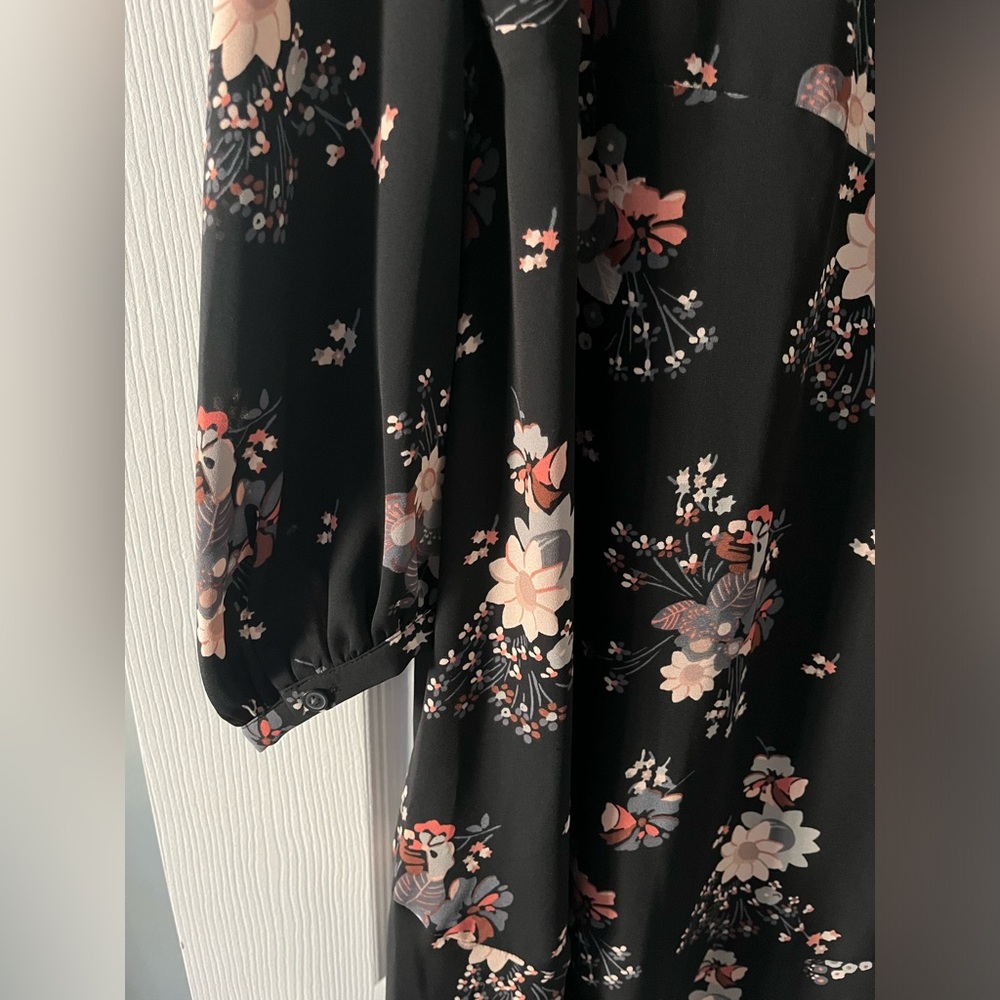 LOFT Black Floral Size 18 Long Sleeved Dress 🖤 - Picture 2 of 10